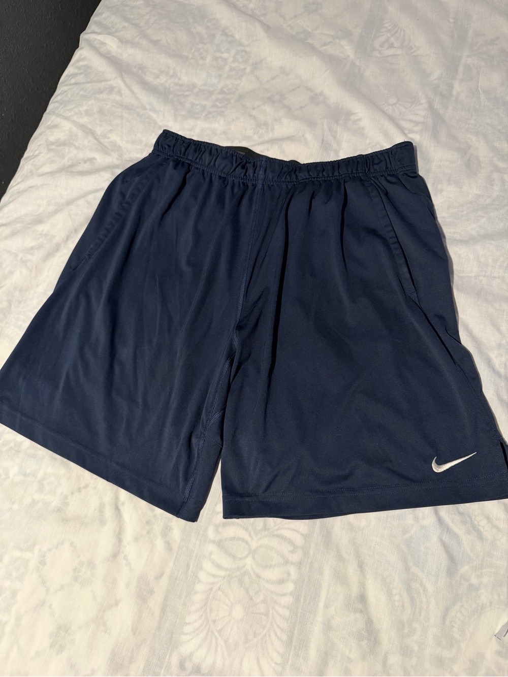 Nike Men’s Navy Athletic Training Shorts with Swoosh size L